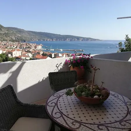 Romantic Getaway Appartamento Komiža